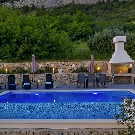 Nima Villa